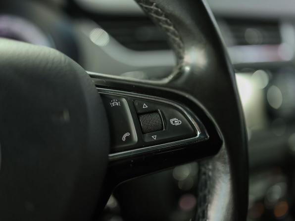 Skoda Octavia III (A7) с пробегом 2016 года, цена 1 375 000 рублей, 201295 км, лифтбек, Автокод Объявления