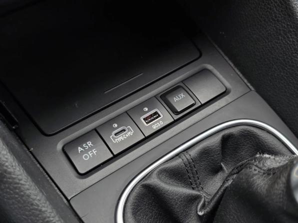 Volkswagen Golf VI с пробегом 2011 года, цена 575 000 рублей, 276036 км, хэтчбек, Автокод Объявления