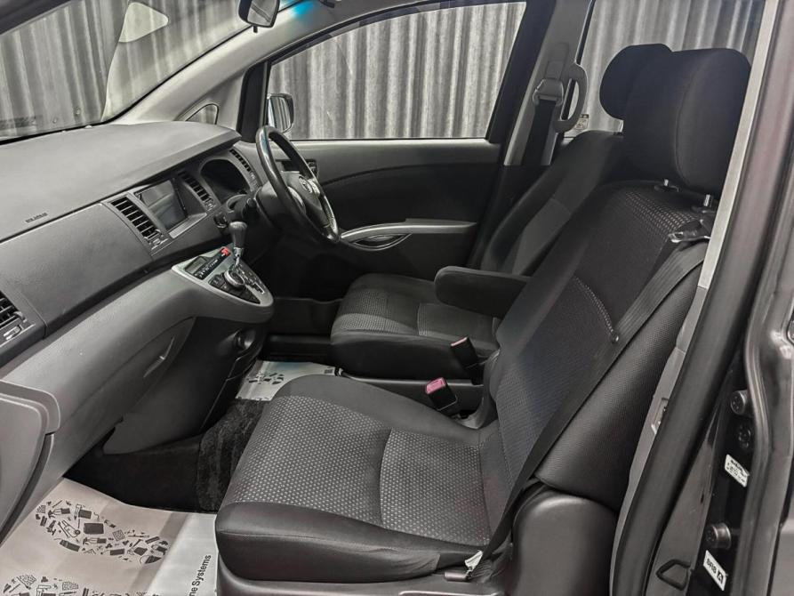 Toyota ISis I Рестайлинг Красноярск  - изображение 10