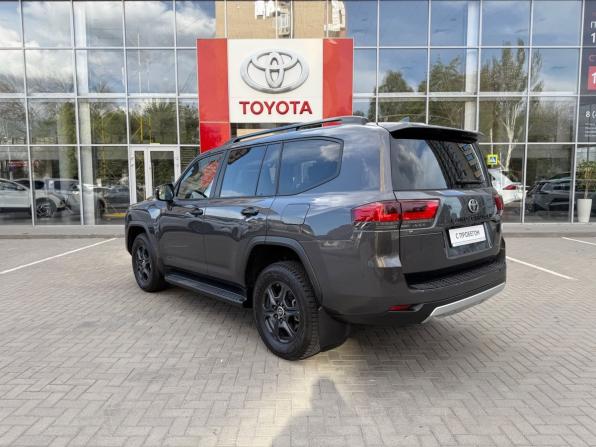 Toyota Land Cruiser 300 Series с пробегом 2023 года, цена 10 800 000 рублей, 52661 км, внедорожник, Автокод Объявления