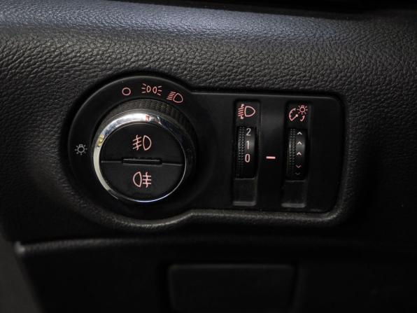 Opel Astra J с пробегом 2011 года, цена 650 000 рублей, 220621 км, хэтчбек, Автокод Объявления