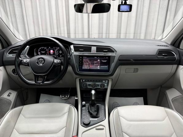 Volkswagen Tiguan II с пробегом 2019 года, цена 4 099 000 рублей, 75563 км, внедорожник, Автокод Объявления