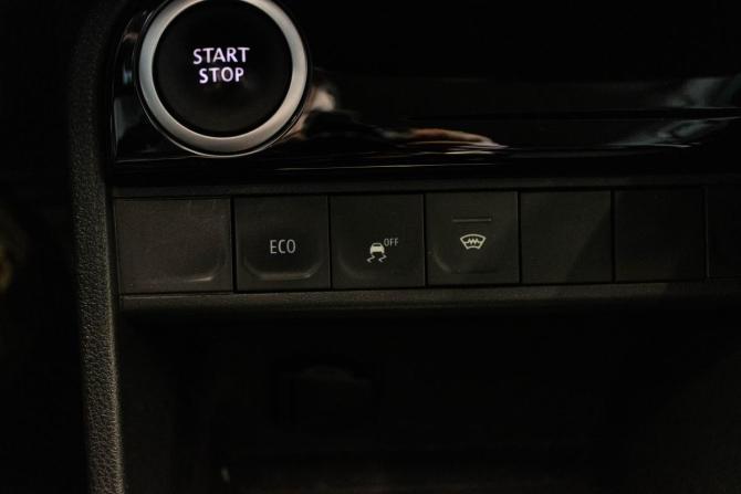 Renault Kaptur I Рестайлинг с пробегом 2021 года, цена 1 664 000 рублей, 83076 км, внедорожник, Автокод Объявления