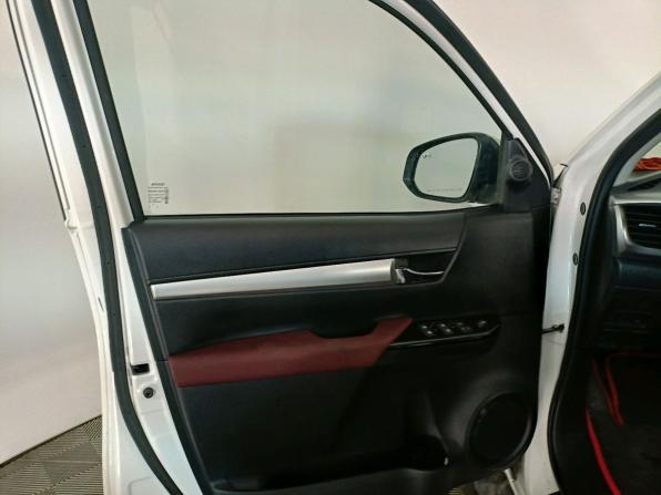 Toyota Hilux VIII Рестайлинг 2 с пробегом 2024 года, цена 6 499 000 рублей, 7500 км, offers.body_type.unknown, Автокод Объявления