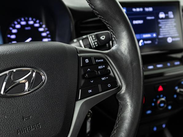 Hyundai Solaris II Рестайлинг с пробегом 2021 года, цена 1 649 700 рублей, 75077 км, седан, Автокод Объявления