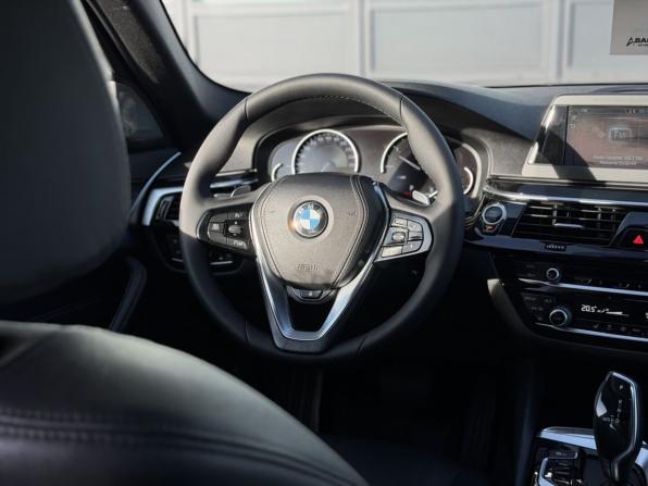 BMW 5 серии VII (G30/G31/G38) с пробегом 2018 года, цена 2 599 000 рублей, 197500 км, седан, Автокод Объявления