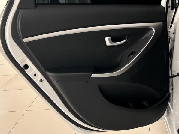 Hyundai i30 II с пробегом 2014 года, цена 979 000 рублей, 165447 км, хэтчбек, Автокод Объявления