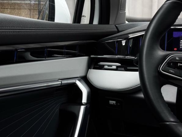 Geely Atlas II с пробегом 2024 года, цена 2 979 000 рублей, 28103 км, внедорожник, Автокод Объявления