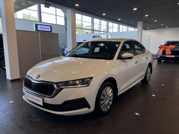 Skoda Octavia IV (A8) с пробегом 2021 года, цена 1 937 000 рублей, 129886 км, лифтбек, Автокод Объявления