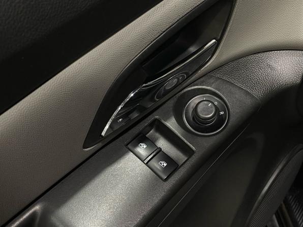 Chevrolet Cruze I Рестайлинг с пробегом 2013 года, цена 650 000 рублей, 179447 км, хэтчбек, Автокод Объявления
