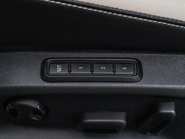 Volkswagen Tiguan II с пробегом 2018 года, цена 3 200 000 рублей, 91940 км, внедорожник, Автокод Объявления