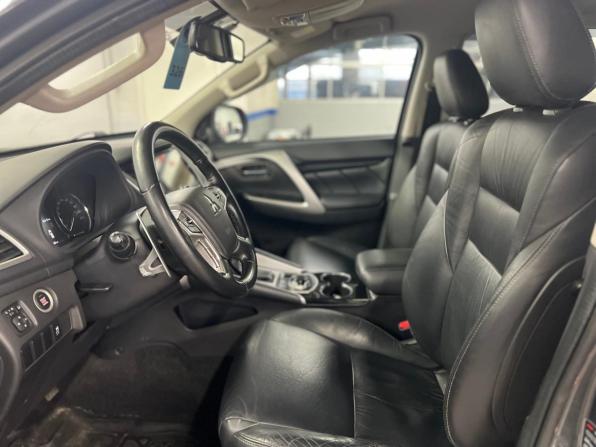 Mitsubishi Pajero Sport III с пробегом 2020 года, цена 2 390 000 рублей, 255160 км, внедорожник, Автокод Объявления