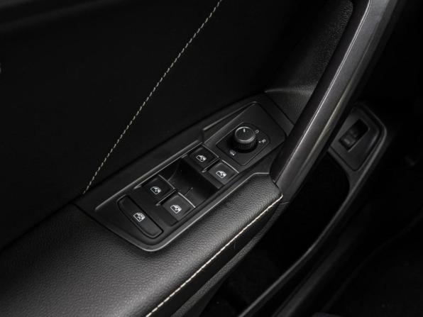 Volkswagen Tiguan II Рестайлинг с пробегом 2021 года, цена 3 730 000 рублей, 49896 км, внедорожник, Автокод Объявления