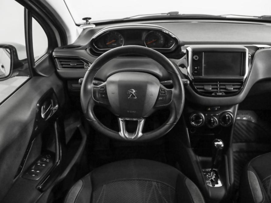 Peugeot 208 I Санкт-Петербург  - изображение 12