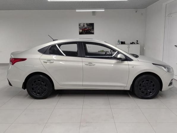 Hyundai Solaris II с пробегом 2018 года, цена 1 089 000 рублей, 165341 км, седан, Автокод Объявления