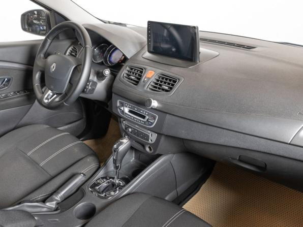 Renault Fluence I Рестайлинг с пробегом 2014 года, цена 725 800 рублей, 174408 км, седан, Автокод Объявления