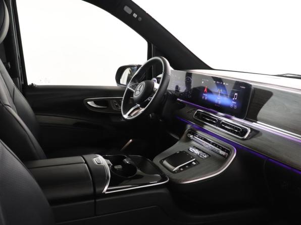 Mercedes-Benz V-Класс III (W447) Рестайлинг 2 с пробегом 2025 года, цена 17 999 000 рублей, 2050 км, минивэн, Автокод Объявления
