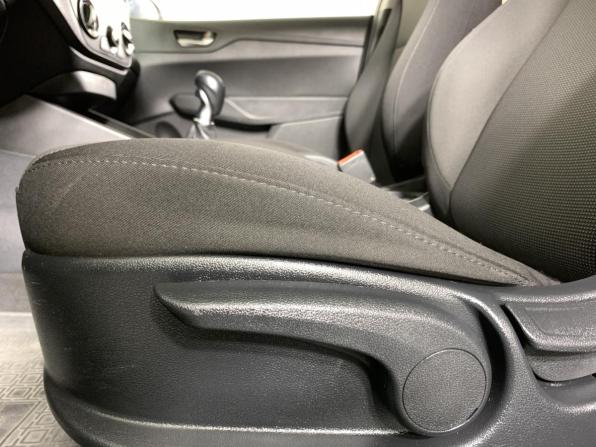 Hyundai Solaris II с пробегом 2019 года, цена 750 000 рублей, 276240 км, седан, Автокод Объявления