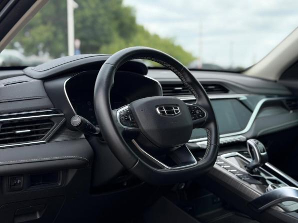 Geely Atlas Pro с пробегом 2023 года, цена 1 995 000 рублей, 98514 км, внедорожник, Автокод Объявления
