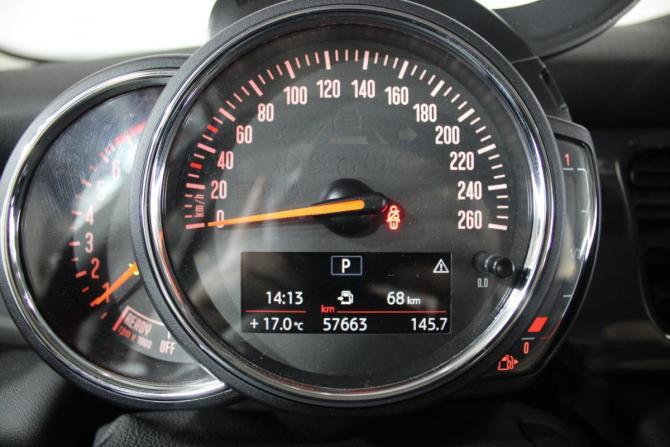 Mini Hatch III (F55/F56) Рестайлинг 2 с пробегом 2021 года, цена 2 249 000 рублей, 57265 км, хэтчбек, Автокод Объявления