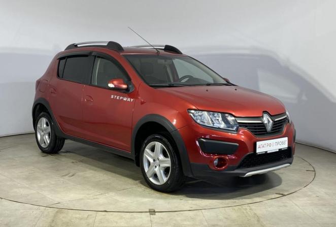 Renault Sandero II с пробегом 2015 года, цена 700 000 рублей, 198404 км, хэтчбек, Автокод Объявления