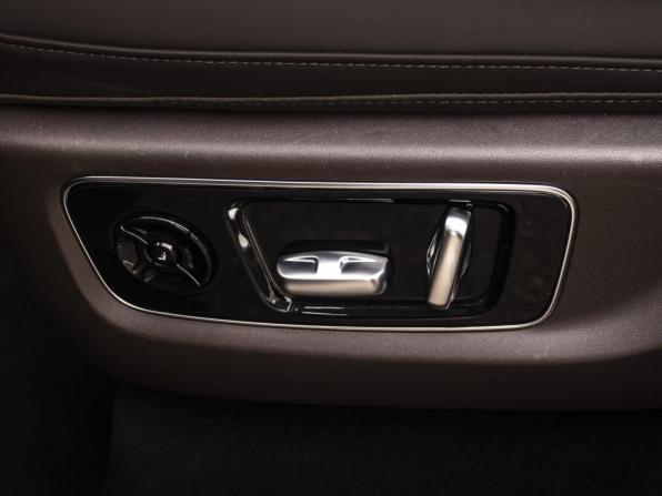 Li Auto (Lixiang) L9 I с пробегом 2023 года, цена 6 348 000 рублей, 46000 км, внедорожник, Автокод Объявления