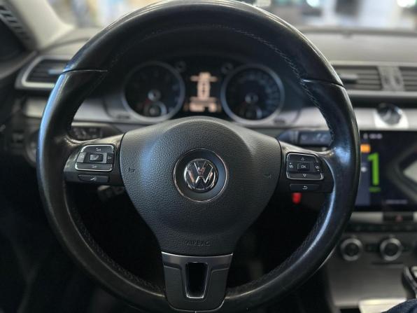 Volkswagen Passat B7 с пробегом 2013 года, цена 900 000 рублей, 190243 км, седан, Автокод Объявления