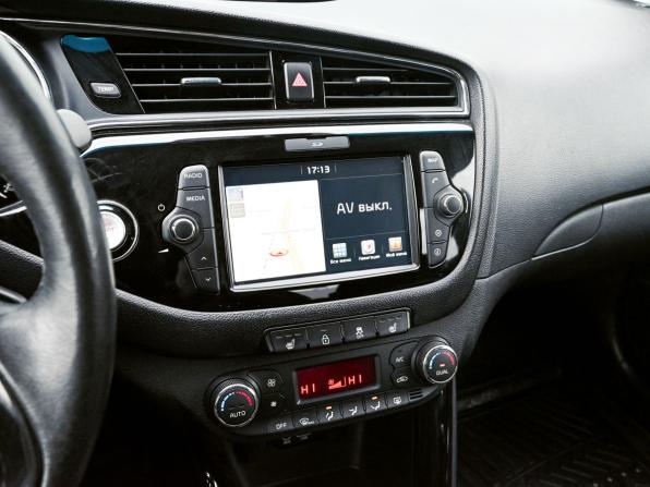 Kia Ceed II Рестайлинг с пробегом 2018 года, цена 1 585 000 рублей, 97000 км, хэтчбек, Автокод Объявления