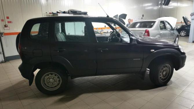 Chevrolet Niva I Рестайлинг с пробегом 2018 года, цена 630 000 рублей, 135000 км, внедорожник, Автокод Объявления