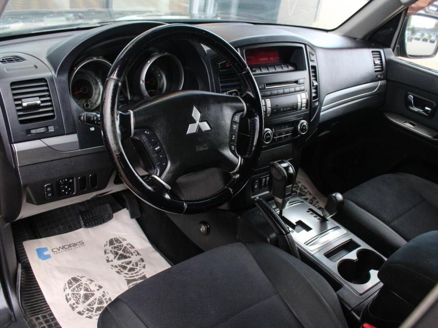 Mitsubishi Pajero IV Калуга  - изображение 7
