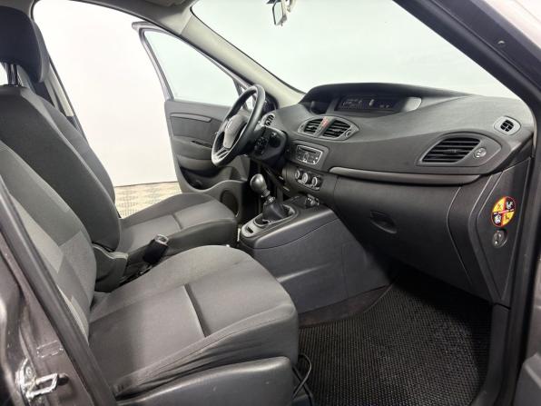 Renault Megane III с пробегом 2009 года, цена 600 000 рублей, 194552 км, универсал, Автокод Объявления