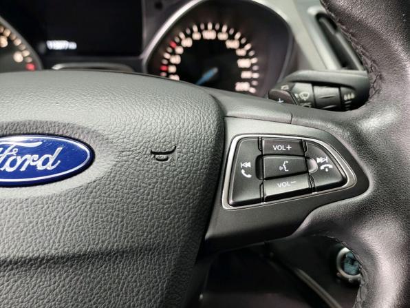 Ford Kuga II Рестайлинг с пробегом 2017 года, цена 1 650 000 рублей, 113050 км, внедорожник, Автокод Объявления