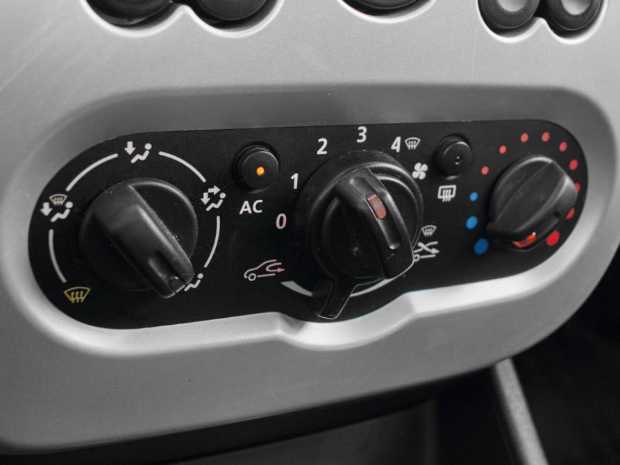 Renault Sandero I Екатеринбург  - изображение 16