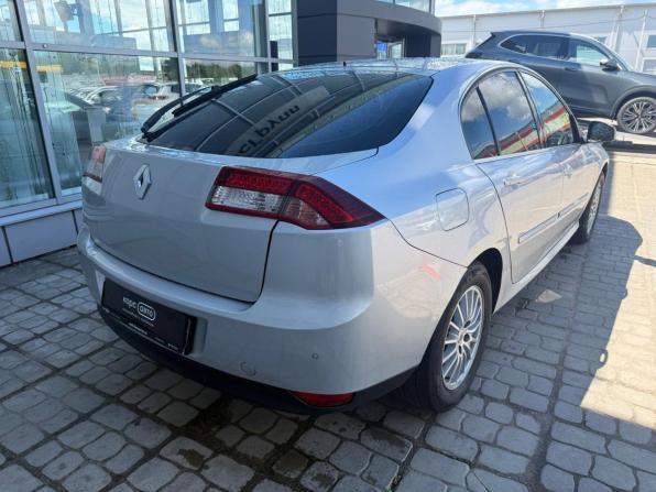 Renault Laguna III Рестайлинг с пробегом 2011 года, цена 600 000 рублей, 339755 км, лифтбек, Автокод Объявления