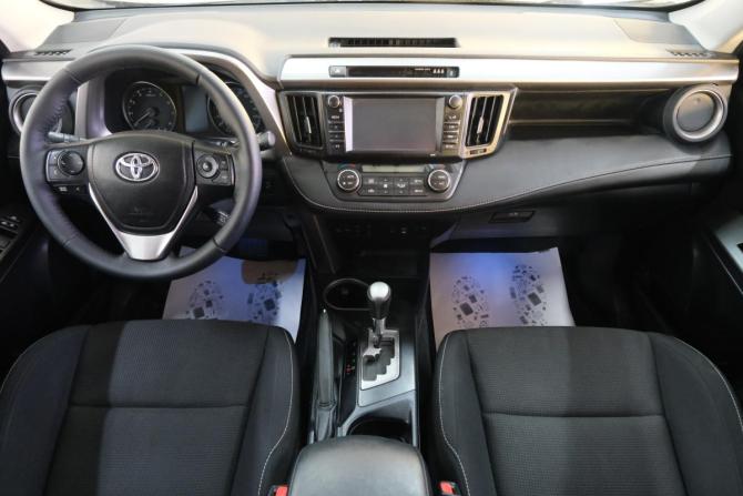 Toyota RAV4 IV (XA40) Рестайлинг с пробегом 2017 года, цена 2 319 000 рублей, 92000 км, внедорожник, Автокод Объявления