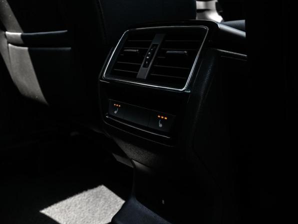 Skoda Karoq I с пробегом 2017 года, цена 2 279 000 рублей, 94520 км, внедорожник, Автокод Объявления