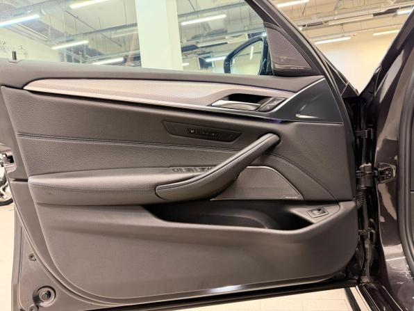 BMW 5 серии VII (G30/G31/G38) с пробегом 2018 года, цена 3 850 000 рублей, 127666 км, седан, Автокод Объявления