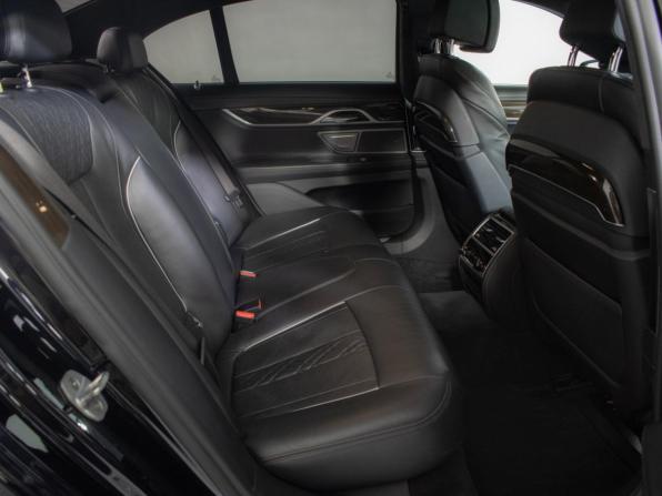 BMW 7 серии VI (G11/G12) с пробегом 2018 года, цена 4 750 000 рублей, 111532 км, седан, Автокод Объявления