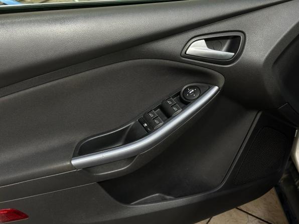 Ford Focus III с пробегом 2012 года, цена 570 000 рублей, 260756 км, хэтчбек, Автокод Объявления