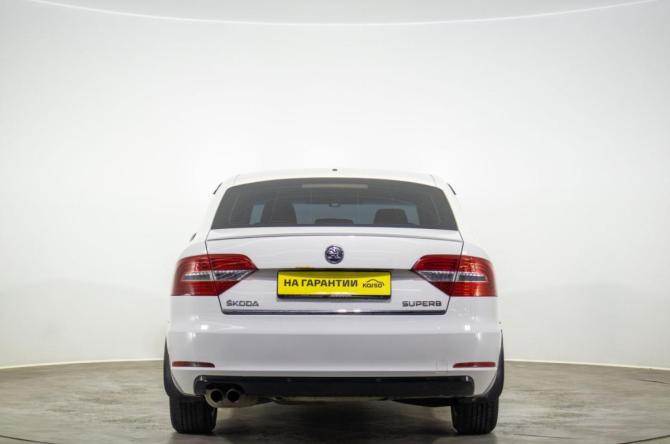 Skoda Superb II Рестайлинг с пробегом 2013 года, цена 1 000 000 рублей, 240000 км, лифтбек, Автокод Объявления