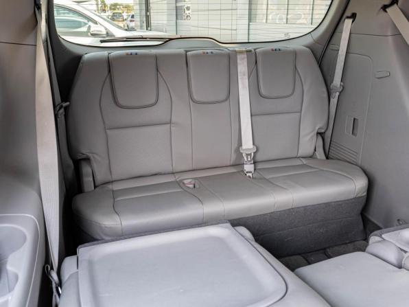 Kia Carnival III с пробегом 2017 года, цена 2 275 000 рублей, 94398 км, минивэн, Автокод Объявления