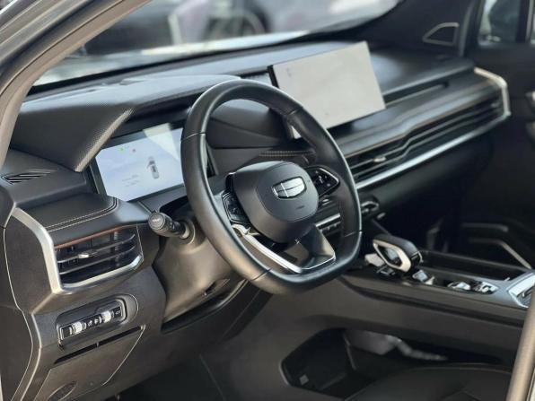 Geely Okavango I Рестайлинг с пробегом 2024 года, цена 2 795 000 рублей, 14177 км, внедорожник, Автокод Объявления