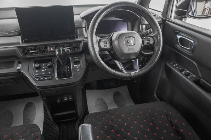 Honda Stepwgn VI с пробегом 2022 года, цена 3 049 000 рублей, 17000 км, минивэн, Автокод Объявления