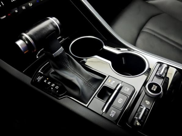 Kia K5 III с пробегом 2021 года, цена 2 520 000 рублей, 75256 км, седан, Автокод Объявления
