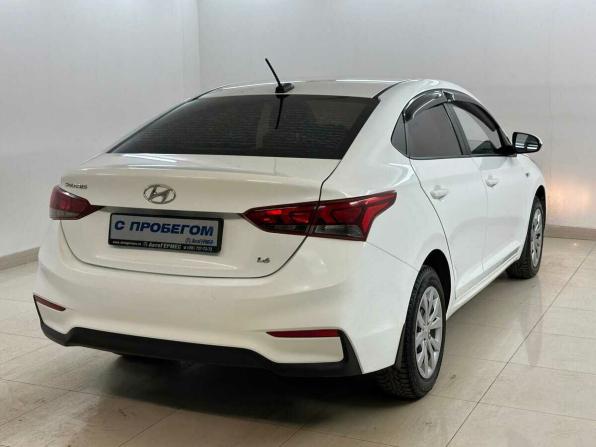 Hyundai Solaris II с пробегом 2017 года, цена 920 000 рублей, 125590 км, седан, Автокод Объявления