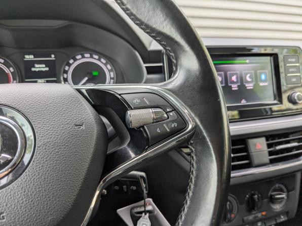 Skoda Rapid II с пробегом 2021 года, цена 1 180 000 рублей, 181183 км, лифтбек, Автокод Объявления