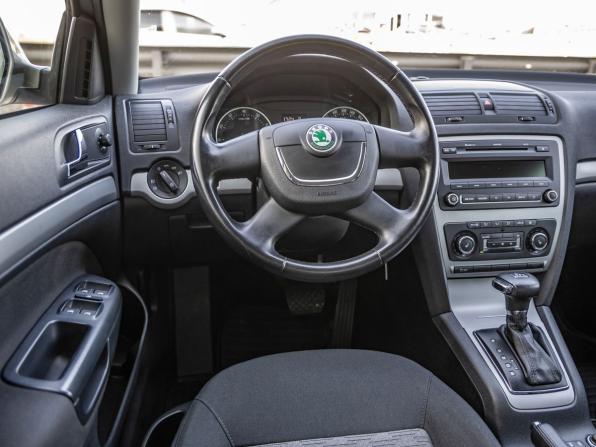 Skoda Octavia II (A5) Рестайлинг с пробегом 2012 года, цена 1 298 000 рублей, 62297 км, лифтбек, Автокод Объявления