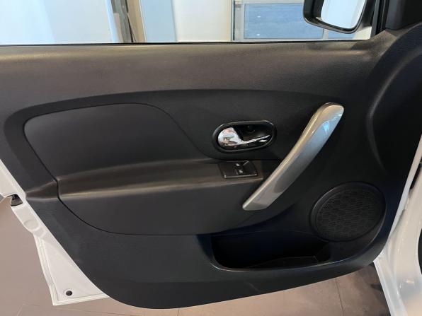 Renault Logan II Рестайлинг с пробегом 2020 года, цена 895 000 рублей, 124249 км, седан, Автокод Объявления