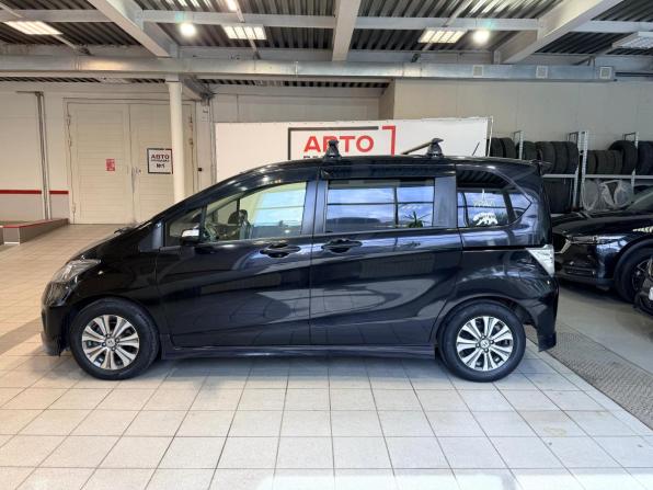 Honda Freed I Рестайлинг с пробегом 2012 года, цена 1 219 000 рублей, 176750 км, компактвэн, Автокод Объявления