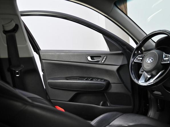 Kia Optima IV Рестайлинг с пробегом 2019 года, цена 1 059 000 рублей, 71189 км, седан, Автокод Объявления